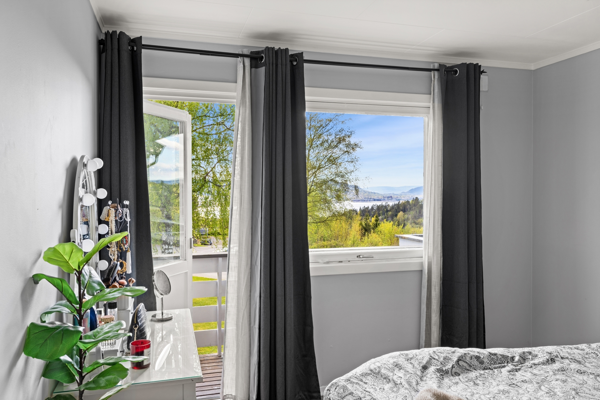 Soverommet har utgang til balkong